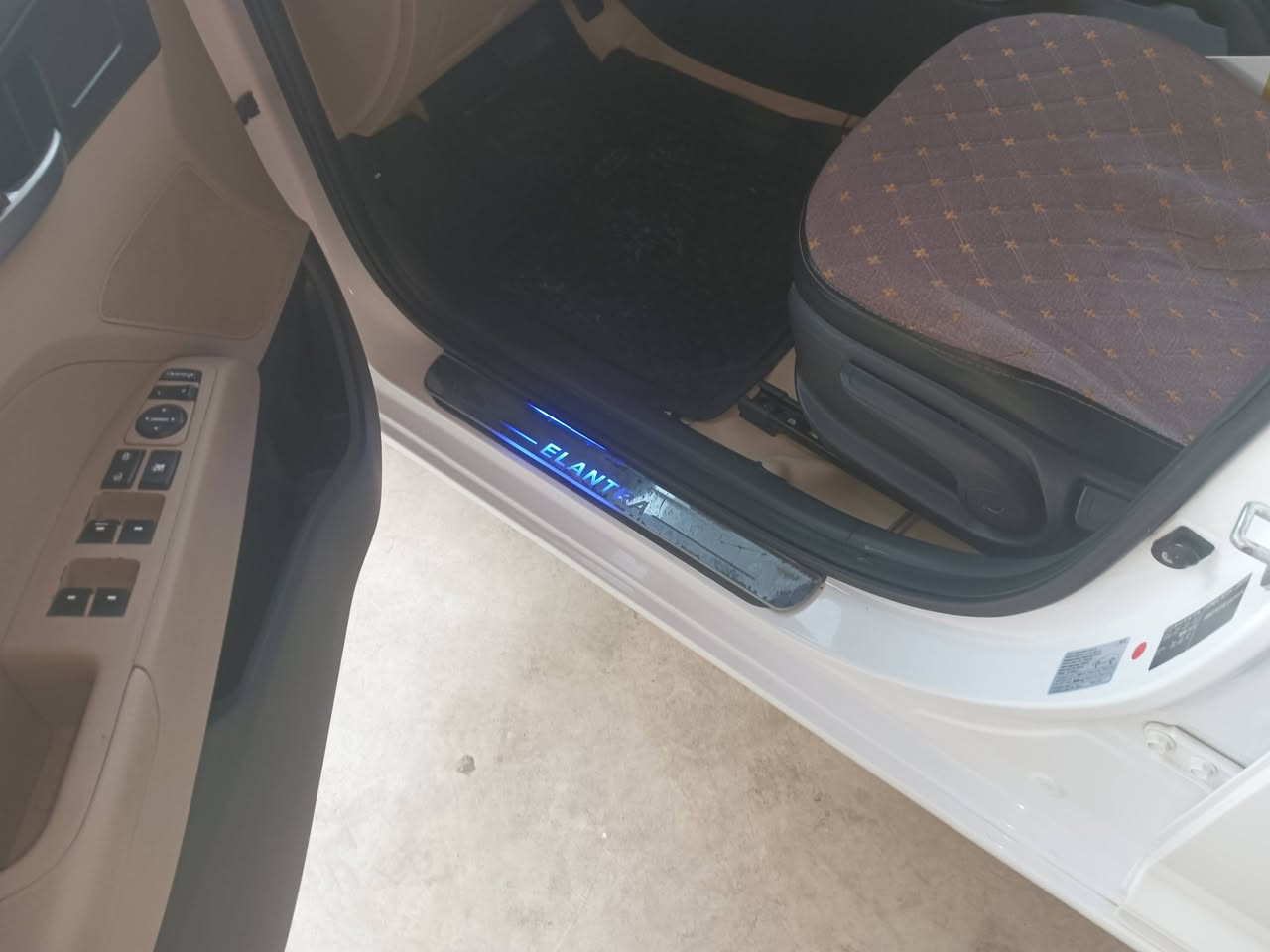 النترا خليجي ٢٠٠٠ سوبر موديل ٢٠ بغداد مكفوله بصمه فتحه السعر ١٧٢ بيه مجال بسيط 
بغداد المحموديه 
***********
