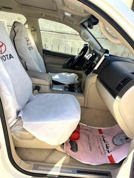 السلام عليكم
لاندكروز 2019 كراند تورنك  سبشل ادشن خليجي
وكاله.  SAS   الباب الثاني
محرك  V6 4000
سلايت و 5 بصمات وتشغيل عن بعد 8 ايرباك
كشن مخمل وكهرباء واحد 
دشبول ليزري اسود لكزز
لايت اسود وبخاخ لايت
جنطه كهرباء حركتين
شاشه اصلي مساعد تويوتا وكامرا 360 درجه
ويل كل كروم اسود حجم 20
حساس امامي وخلفي رساله ترحيب لاندكروز 
رقم بغداد الجديد 
بيه بارد قليل بالجاملخ الامامي وصبغ بالركن قلبل  
ماشيه 58000  الف KM
السياره جديده حيل 
السعر 52500
***********
***********
