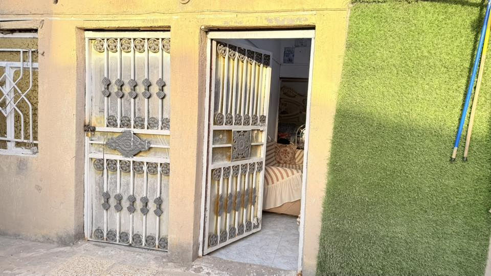 يالله 
دار زراعي للبيع  مساحه ١٥٠م
في منطقه الصخيين مقابيل طاقه بضهر شارع ابو كميل 
يبعد عن شارع ٨٠م 
بناء بلوك شمالي وسقف عكاده 
يتكون من غرفة٥*٤وغرفه ثانيه ٤*٤ونص 
صاله ٤*٦وديوانيه ٤*٥وصحيات داخليه وخارجيه ومطبخ ٤*٥
وكراج كبير خدمات ماء وكهرباء ومدارس 
السعر ٤٥مع مجال
للاستفسار ***********
للمزيد من المعلومات يمكنكم التواصل معنا 
على صفحة الفيس بوك (در الامل للعقار) 
للمزيد من العروض على الفيس بك 
https://www.facebook.com/share/184e1SZUBr/?mibextid=wwXIfr
للمزيد من العروض على حسابنا تيك توك
 www.tiktok.com/@user3133131000
للمزيد من العروض على حسابنا التيليجرام (در الامل للعقار)
https://t.me/+P7JMB2u_71k2ZWJi

للمزيد من العروض على حسابنا الواتساب (در الأمل در الامل للعقار) 
https://chat.whatsapp.com/BLYmucgy7SSGDs399o3EWD
@⁨‏الكل⁩
