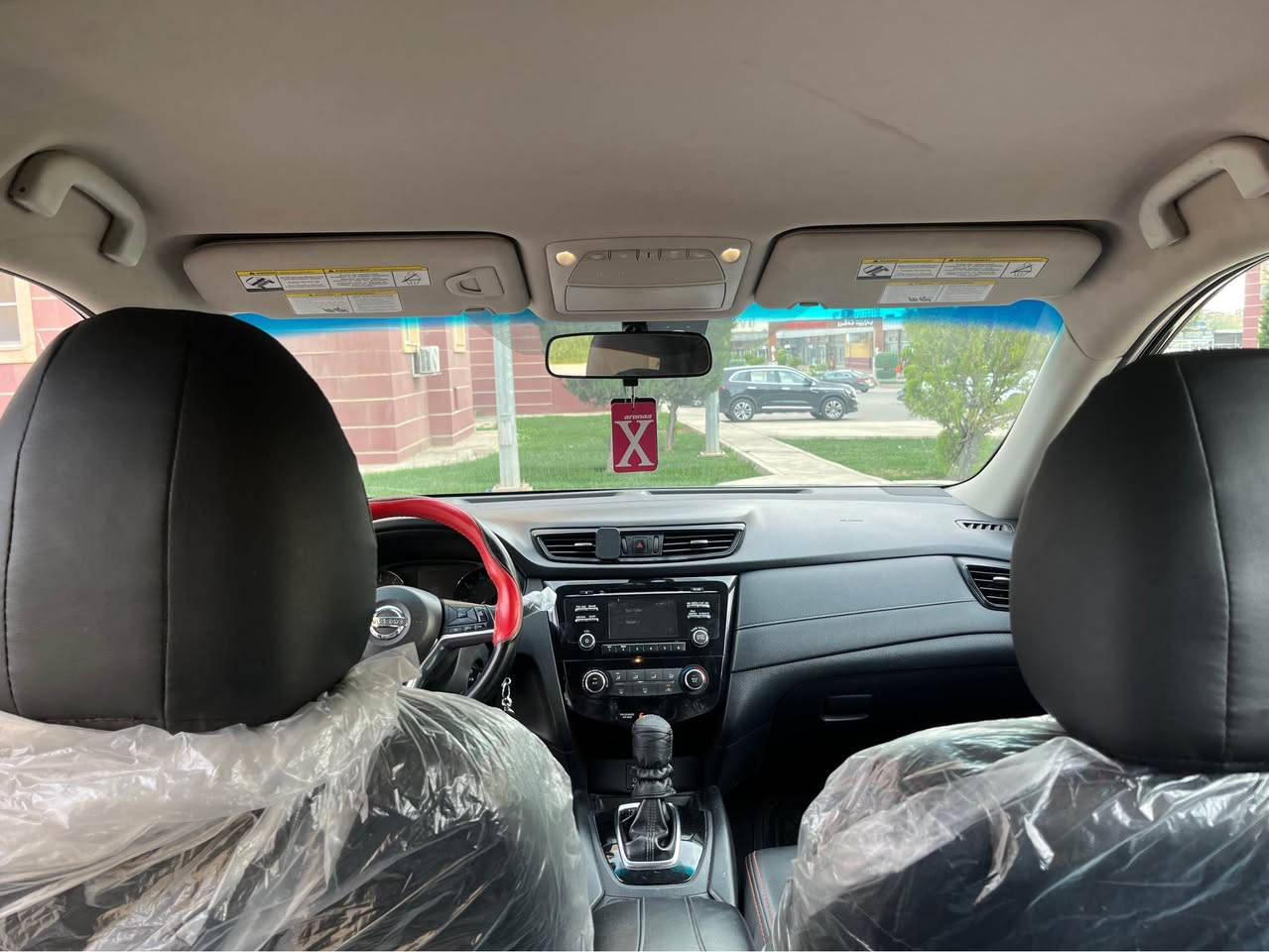 Nissan Rogue 2017 s 
نيسان روج ٢٠١٧ مواصفات s
تحكمات ستيرن شاشة كاميراو تيريد مركزى 
٤ پارچه صبوغه (صقف و صندوخىتوزيك كالبووته )
گير و مكينه به شه رته( ارباكى سوكان شان سيسته مه )
119 هزار مايلا رويشتيه  رقمى نويه 
دهوك  *********** دهوك, العراق
