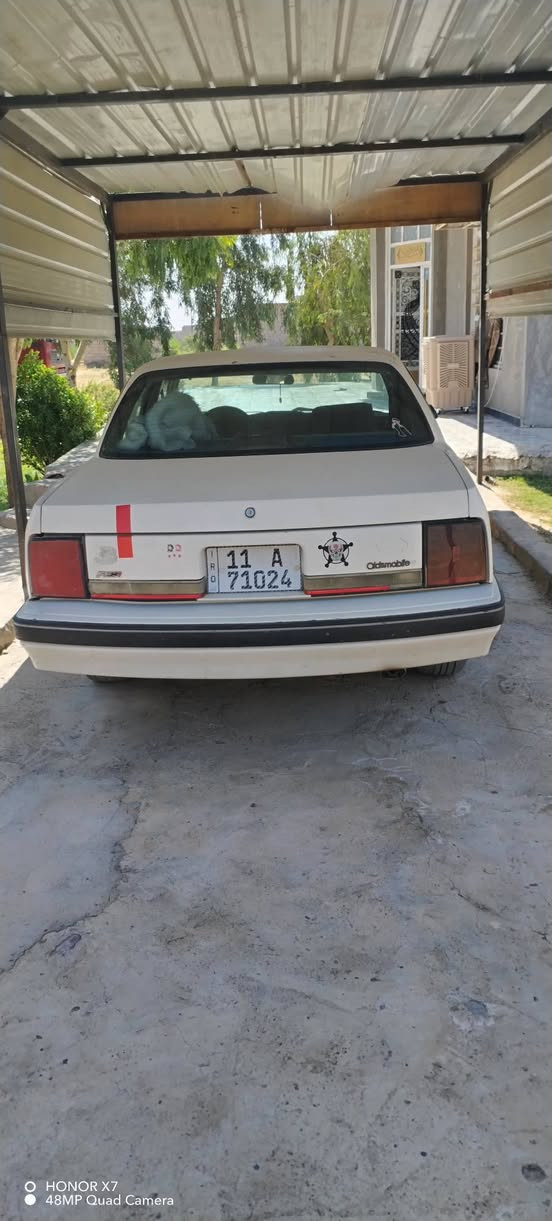 اولدز موديل 90 بغداد انكليزي مكفوله من الضربه وصبغ بيها شويه أثر جراد كير ومحرك شرط كير اوتو محرك بلادي سعر 40 وبيها مجال ***********
