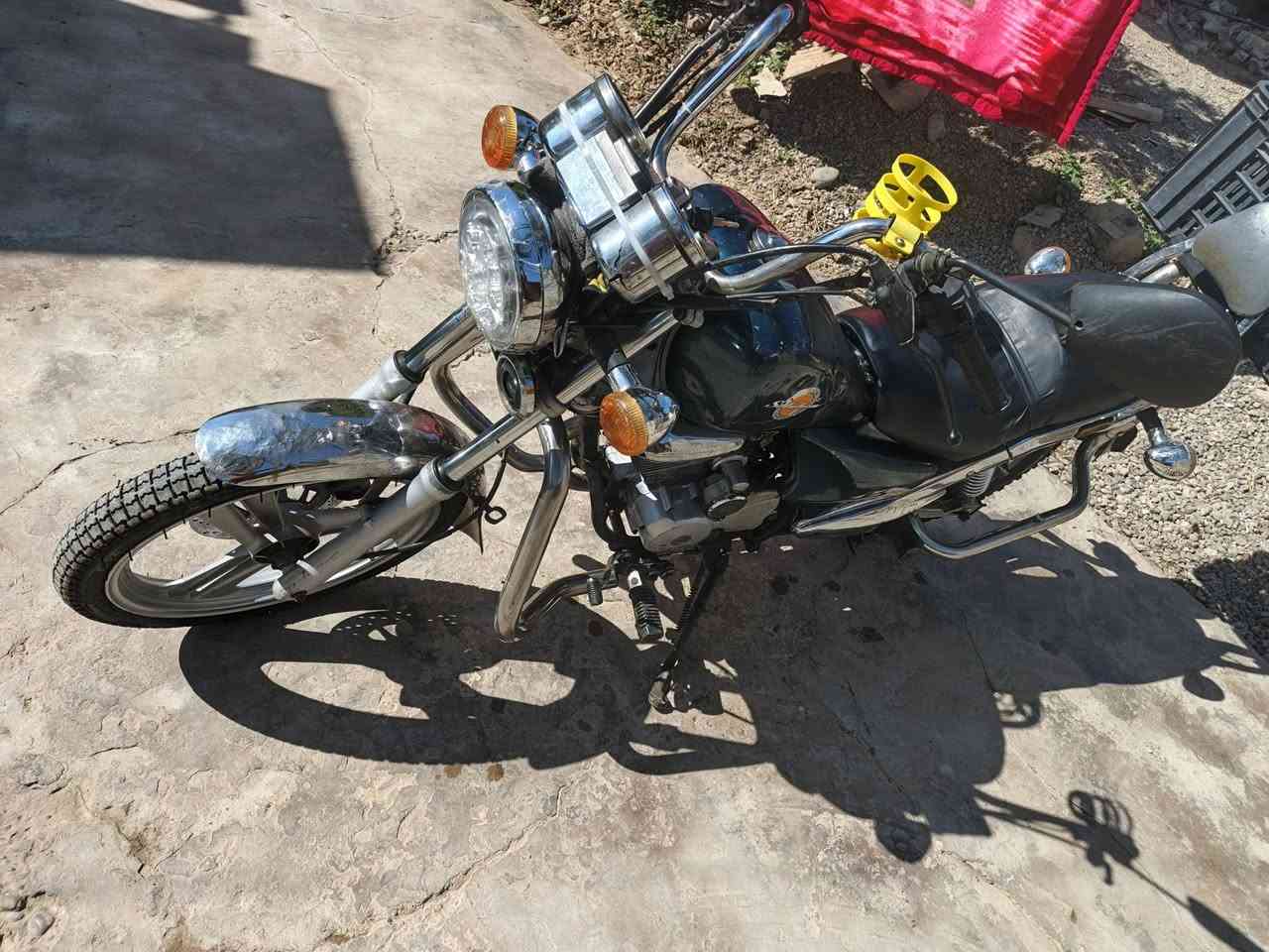 دايلم للبيع مكينه مبدل بيه بس لاستيك ولف بلاديه كهربائية محرك زوج تاير موطور نضيف نعومه كلشي بي شغال السعر ٥٧٥ وبيه مجال ***********
