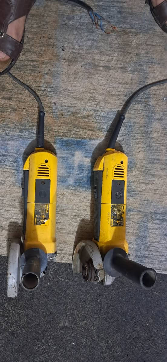 السلام عليكم كوسرات اصليات على الفحص مكان مدينة الصدر للاستفسار خاص او الاتصال *********** يوجد توصيل
