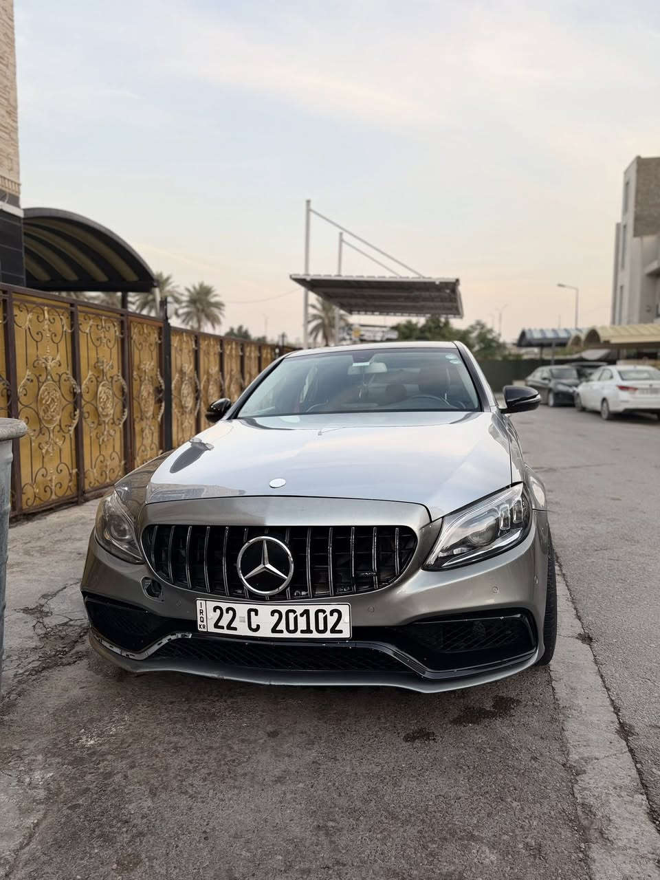 السلام عليكم
للبيع مارسدس c300 كت 63
فول مواصفات 
بانوراما
دبل ماوس 
مري شفط 
كشنات تدفئه 
وبعد بيهة هواي مواصفات معروفه 
رقم اربيل مميز 
اللون فيلي 
موديل 2016
السياره حيل نظيفه ومرتبه 
حادثهة قبق الجنطه والجاملغ الخلفي عكس السائق
مكان السياره بغداد اليرموك 
للاستفسار 
***********
