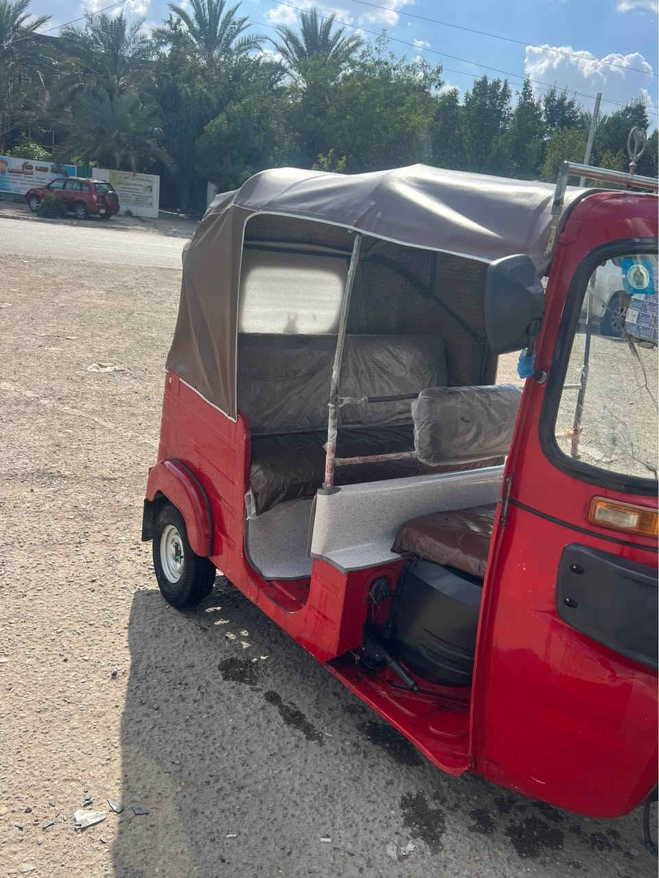 تكتك موديل 18نضافه مثل مشوف بعينك عل فحص كهربائيات كلهه شغاله تايرات جدد دواسات موجوده جدد كامله مناقصه شي مستعجل عل بيعه ***********مكان بغداد الطالبيه Colombo, Sri Lanka
