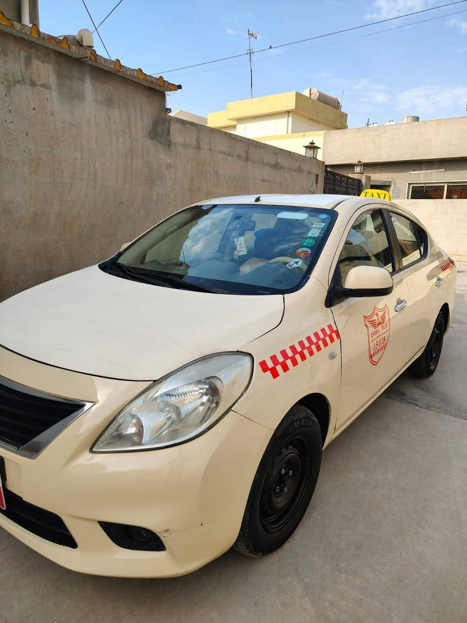 لاكشمي باي ٢٠١٣ جه مپبي  پشت و  پيشي هه يه بلام زؤر نيه سياره كي خاوين و بي مه سره فه توند و تؤله مالي يشه  گێر مه كينه كاره باي به شه رت ناويكي جواني هه يه  ( ١١)$ وه ره قه غرامه ي له سه ره دواي معمله وه ري ده كريته وه  *********** أربيل, العراق
