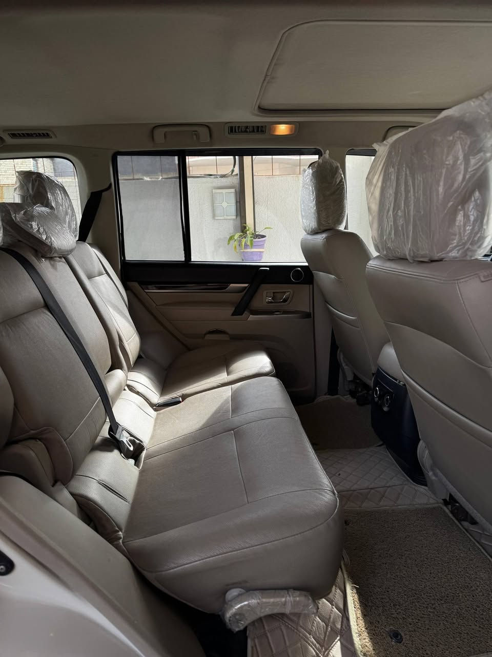 باجيرو حبتور موديل 2015 فول مواصفات مكفوله من أي ضرر ماشيه 66 ألف و 500 رقم بغداد ومكانها بغداد السعر 200 ورقه رقم الهاتف ***********
