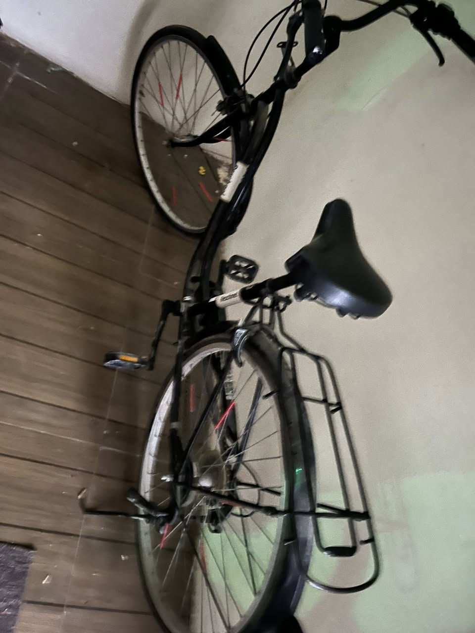 سلام عليكم باسكل جديد بل جيس صارلي شهر من خذته حاويه للبيع الشراي يجي خاص وهذا رقم تلفوني ***********
