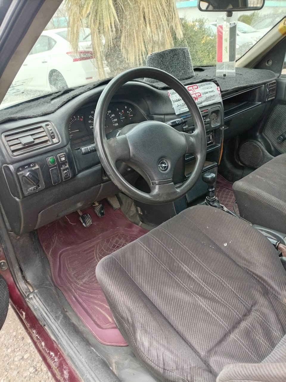 السلام عليكم :اوبل فكترا للبيع 
للبيع اوبل فكترا موديل 1991محرك 1600
رقم جديد هزة جديد سنوية بأسمي سعرها 30 ورقة
***********
