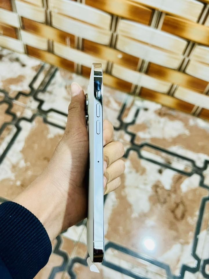 سلام عليكم أيفون 13 برو ماكس ‏باللون المميز الأبيض
‏بالذاكرة العملاقة المميزة 512 البطارية 90 بلادية غير محفزه
‏الجهاز كله بلادي شرط الفحص بأي مكان يعجبك
‏نظافة الجهاز 100% 100 زلغ واحد مابي الجهاز جديد بمعنى كلمة كامل ملحقات لون مميز وذاكرة مميزة المكان الناصرية المركز السعر اتصال فقط 
‏المكان الناصرية المركز
‏أقرب منطقة الشموخ 
***********￼
