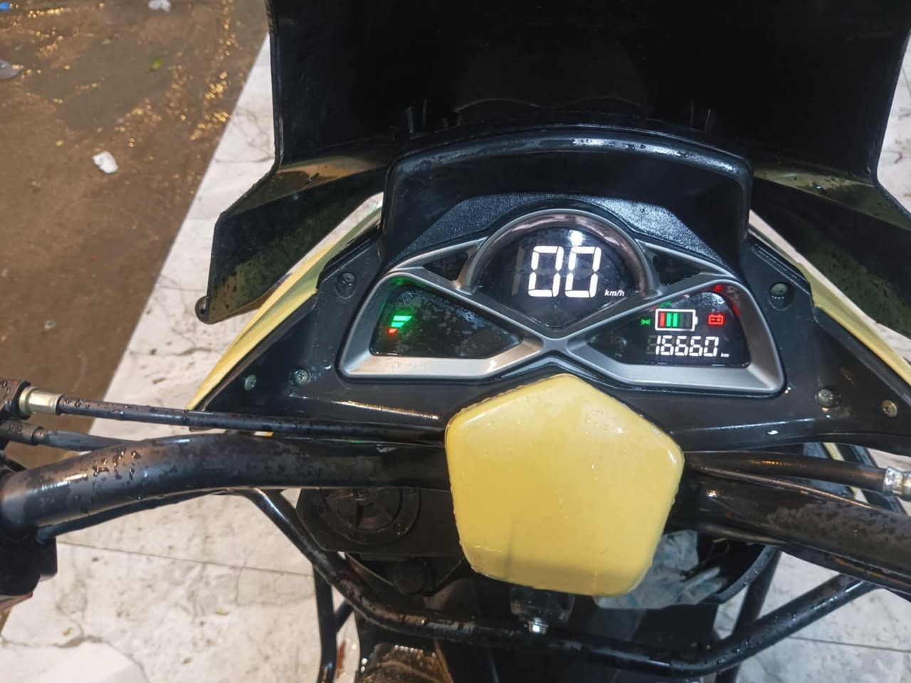 السلام عليكم دراجه سكنز للبيع موديل 2024 تشتغل سلف وهندردبل إشاره لايت عالي وناصي الدراجه مامفتوحه محرك نظيف مثل ماجاي أتشوفون بصور كدامكم العنوان كربلاء شارع مجمع الدره السكني للاستفسار الاتصال على الرقم *********** او المراسله على الخاص
