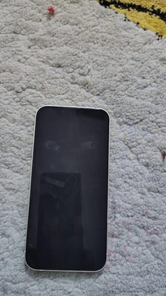 آيفون 13PLUS MINIالبطاريه83جهاز كلشي شغال معروف الفيس إيدي شغال بعد الآيفون مكاني نجف والجهاز معاه هديه ستاند لاسلكي وستاند هديه هديه بعد شتريد جهاز سعر450ألف وبي مجال  حك جيه وياه كفرين طلعت فلوسك وفلوس جهاز الجهاز نموذج موضح بصوره الاتصال عل رقم***********
