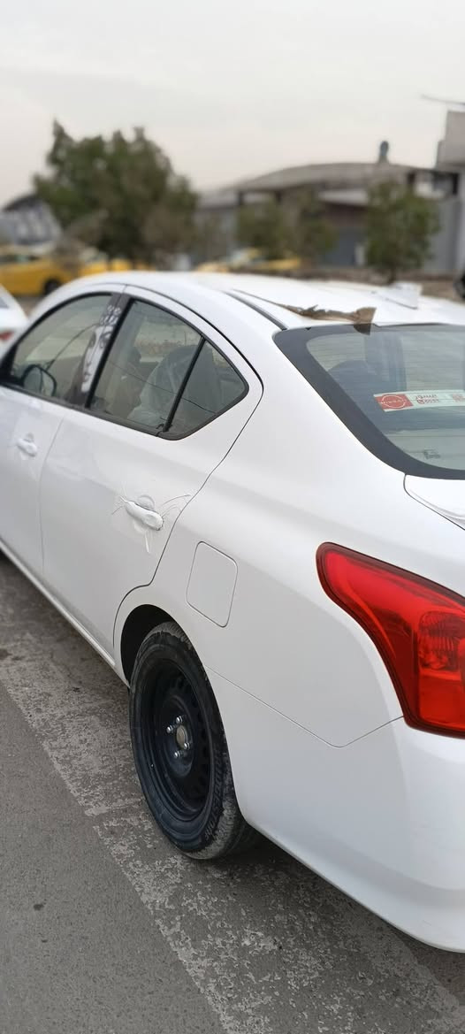 سلام عليكم نيسان هندي ام ضمان ماشيه44 موديل 24 بيها نص جاملق بارد والباقي مكفول كفاله عامه سعر 128 سياره بسمي 
لاتصال ***********
***********
