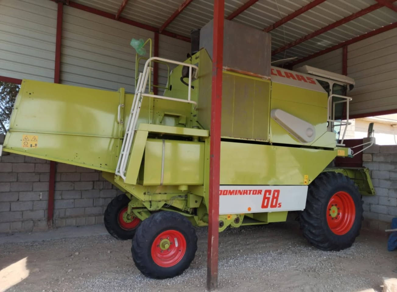 حاصدة كلاص للبيع موديل 1996 مكفوله كفاله عامة للاستفسار الاتصال على الرقم ***********
