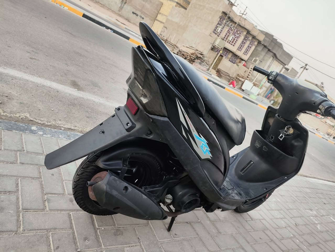ماكس عدله جديده ما مفتوحه كهربائيات كلها شغاله اي نقص ماكو بوشه49بلاد مامفتوحه شلعه ومشي ونعومه كفراتها بلاد امختمات سعر550 وبيها مجال حق الجيه فقط الاستفسار *********** أو متواجد وتساب مكاني بصره حي شرطه قرب المعارض مال سيارات جديده مقابيل حيانيه

