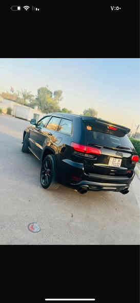 السلام عليكم جيب موديل 2018 بلاك توب فول مواصفات بيهة جاملغين وبنيد مكفولة من الدواخل والشواصي سيارة كامل مواضفات من الصندوك الكهرباء والرادار الخلفي وتدفئة كشنات وستيرن كشن كهرباء السيارة بيهة خانة السادسة واكفة ابيعلك بيهة مكينة اتريد اجفت اتريد اتبدل بقت يمك السيارة شغالة وبيهة شلعة ومعدل اتخبل وللعم ما مفتوحة المكينة قبل سيارة صدر امامي خلفي تخم تاير عليهة ادامة كاملة 
السعر ١٨٦ 
مكان السيارة بغداد حي الجامعة *********** بغداد
