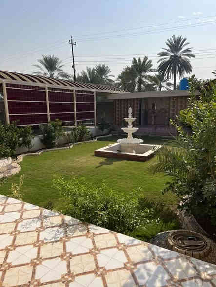 السلام عليكم 
الدار للبيع المساحه الكل 700 متر  يحتوي ع 4 غرف نوم + هول حولي + صاله ضيوف+مطبخ +صحيات داخليه وخارجيه العنوان الراشدية منطقه المراسمه قرب جامع الرقيب الاستفسار اكثر ع الرقم ***********
