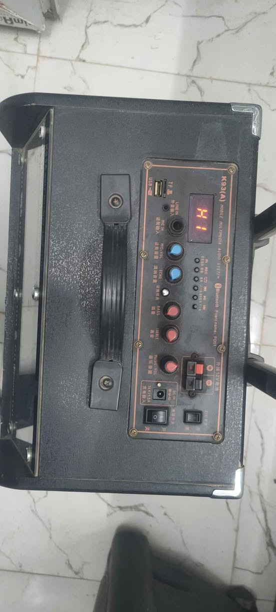 DJ شحن بلوتوث اواكس جهاز جديد كلش ومضبوط شرط العمل صوت مرتفع ومظبوط يحتوي نشرة يصلح للحفلات والمناسبات العائلية والسفرات يعمل بنظام 12 V
ملحقات شاحن 
مايك وايرلس 
أي استفسار المراسلة على الخاص او الاتصال على الرقم 
***********
يتوفر خدمة توصيل كركوك, العراق
