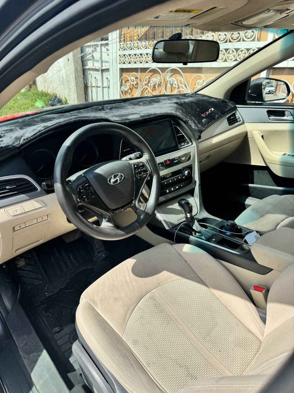 سلام عليكم 
سوناتا موديل 2017 للبيع
السعر 125 بيه مجال بسيط جدا 
مواصفات FE
ماشية 101مايل
حادثها من امريكا خلفي 
بالعراق بنيد مبدل غير لون و جاملغ امامي عكس سايق
مواصفات معروفه 
مكينه 2400 GDI
مكينه و كير مكفولات لا تبخير ولا تنقيص ولا دوانز صدرها نظيف بيه طكطكة بسيطة
تبريد خير من الله 
ايرباكات طاكة (دركة/بردات/دشبول)
سيارة وكاله باسم شركة تريد تحويل تريد وكاله ثاني يوم رقم سليمانية 
مكان بغداد 
رقم *********** بيه واتساب
