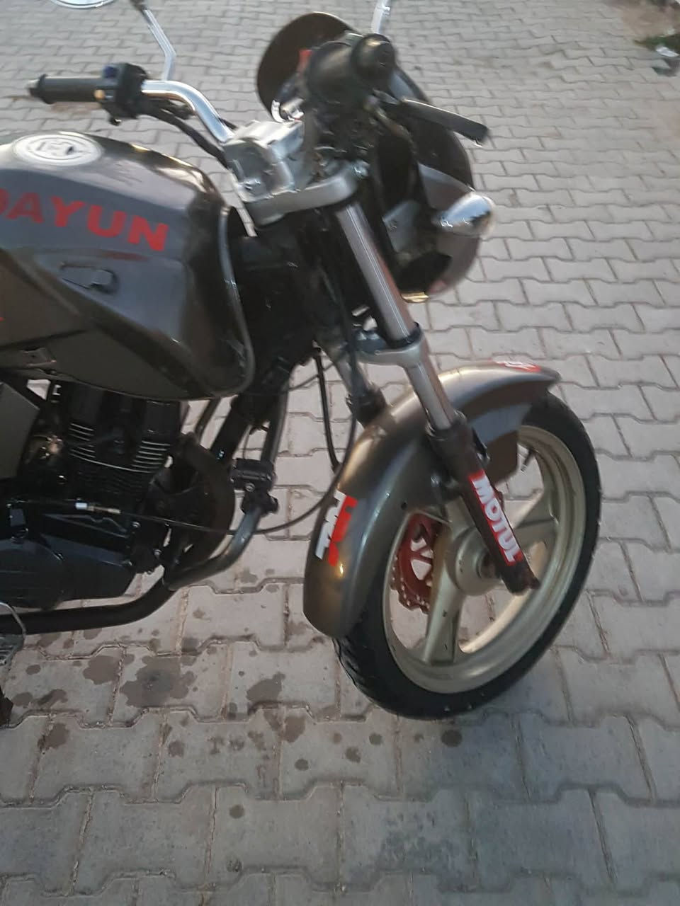 سلام عليكم دايوان بانده موديل 2012 رقم وسنويه  للبيع شوفت عينك لدراجه كل نقص مابيها مكان كوت ***********
