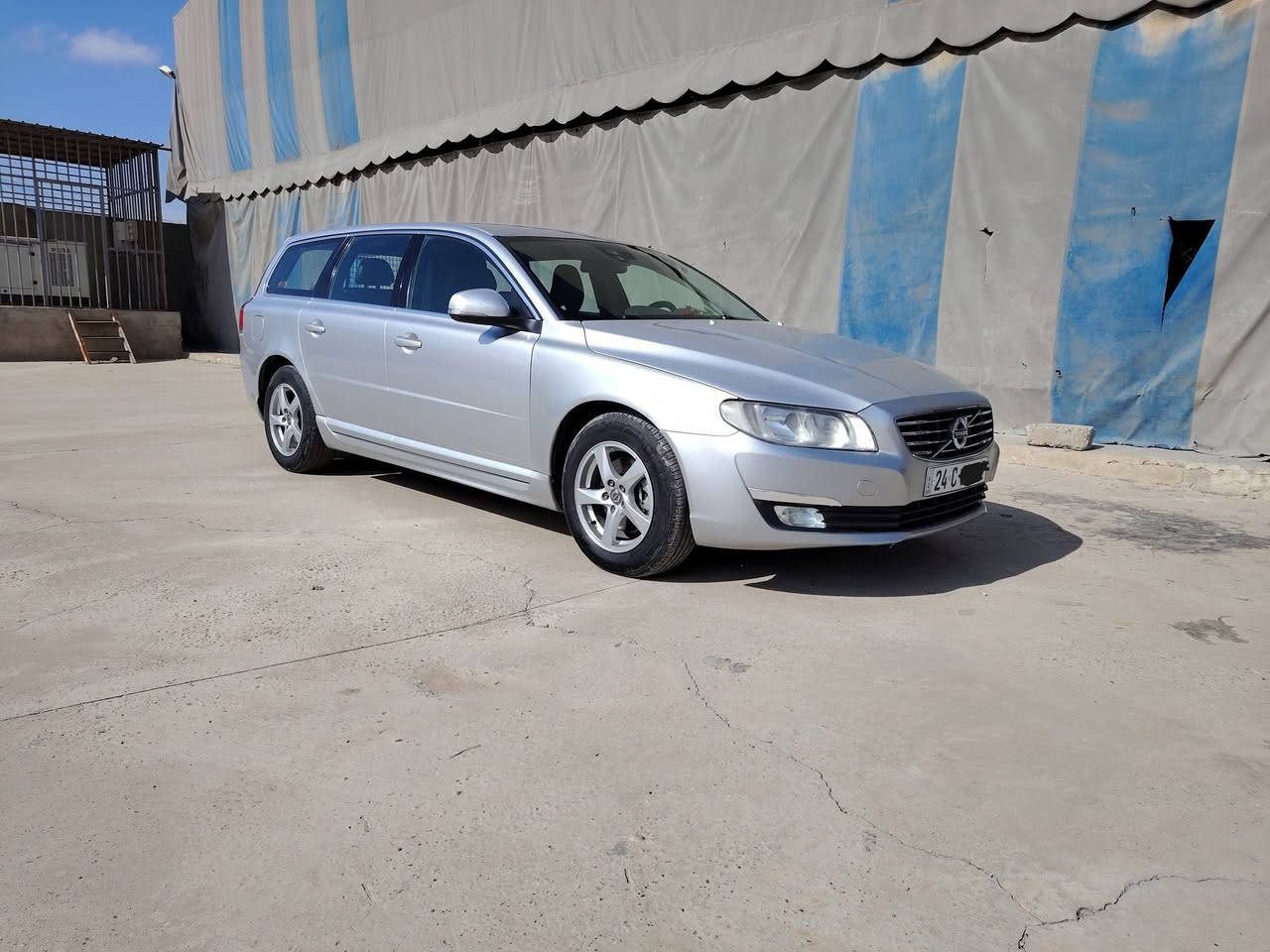 فولفو استيشن V70
موديل 2016 

رقم مسطرة دهوك وسنوية الى 2031 بأسمي

مصفرة من الغرامات

الهزة الى شهر 12 / 2026 

محرك ياباني 4 سلندر حجم 20 تيربو 

كير توماتيك + رياضي 8 سرعات 

الصبغ 4 ابواب بخ من الخارج مكان لزكة الشركة

+ جاملغات الامامي الكلير مقحل ابيعها حزام

بدون حادث فقط الدعامية الامامية بيها كسر ومصلح

بصمة 

تدفئة + تبريد قطعتين 

رادار امامي

نظام توازن

نظام ايكو  

كروز مثبت سرعة 

تحكمات استيرن

كشنات جلد

شرط التحويل 

السعر 93 وبيها مجال وتدلل

مكاني الموصل / الايمن


**إذا كنت صاحب هذا الإعلان وتريد حذفه لأي سبب، رجاءا أرسل رسالة إلى الدعم الفني**