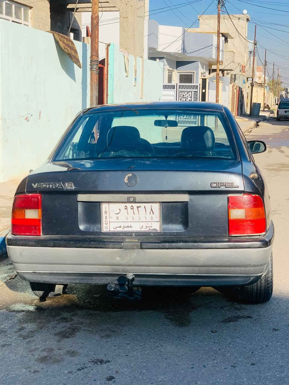 للبيع اوبل فكتره حجم 18 موديل 92 جاهزه لون اسود كحلي سياره كامله تواير جدد باتري جديد طخم جديد داخل صاج قفل مركسي سعر 45 مكان السياره موصل ***********/‎***********
