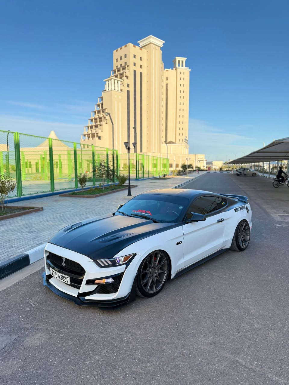 #مراوس_فقط_حسب_القناعة فورد موستانكGT كاليفورنيا سبيشال (CS)  V8 Coyoteموديل 2016
حادث جاملغ خلفي طخة فقط وصبغ
بالعراق بنفس الصفح صار بيها شخط انصبغ الباب  والجاملغ الامامي الصور مرفقة يعني ٣ قطع بخ فقط
#الاضافات
Air Liftجكات تحكم تلفون  S3 
هدرز Jpa"لونغ تيوب" (Long Tube Headers
دبات روش Roush
حلوك صالنصة كاربون اصلي Akrapovič (أكرابوفيتش
دركة كاربون فايبر اصلي
دواخل سستم كاربون فايبر 
شاشة ولوحة التحكم Sync3 Shalabi
سستم صوت Sp  Audio 
سستم اوريكل لايت امامي تحكم تلفون
بك لايت اوربي متغير تحكم تلفون 
داخل جلد بلادي احمر 
تدفئة وتبريد كشنات 
ويل 20 GT Performance
سستم صدر جديد بالكامل خلفي امامي موديل وكالة
راديتر وبنكات ومنضومة احتراق بالكامل جديد
بلكات motorcraft
فيت بم Oem
تغطيس داوخل المكينة
أويل كاج كان" (Oil Catch Can) 
ستراس بار Strut Tower Brace
Mishimoto (ولف حماوة 

السيارة ستوك بدون اي برمجة فقط برمجة مراوح
السيارة بجم كبس بدون اي شواصي ولغود 
مكينة مفتوحة سيارة 
جان بيها بساتم تزويد وكرنك من شركة JE Pistons 
هسة السيارة راجعة المكينة بلاد بدون اي تزويد
كير مكينة شرط الكفالة 
#رقم_اربيل_تحويل_مباشر_بااسمي
اخي الحبيب كلشي موضحلك عجبك خابرني ويخدمتك 
مكان السيارة الرمادي 
*********** الرمادي, الأنبار
