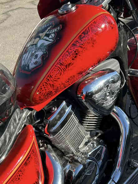 السلام عليكم 
للبيع 
دراجة هوندة ستيد 600cc 
موديل 1991 
((رقم وسنوية))شرط التحويل 
عليها تزويد خير من الله 
استيرن عالي 
لايت امامي زنون
جنط جانبية (فايبر كلاص) 
موشم وشم حلو 
كشن تغليف جلد جديد 
دوسات تزويد
دوسات استرايح 
دهن امزويل جديد ما صارله اسبوعين
مي راديتر جديد انتيفريز الأصلي 
الدراجة شلعة ومعدل خير من الله 
بيها نواقص فقط هورن واشاير 
السعر المطلوب 20 وبيها مجال 
مكاني كركوك ما متواجد ع فيس
الرقم : ***********
