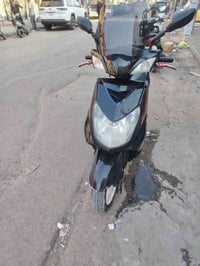 سكنز للبيع دراجه نضيفه كلش مكفوله كفاله عامه الدراجه خير من الله نضافه...