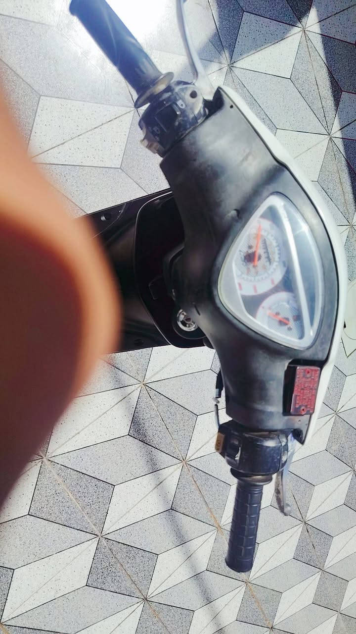 دراجه ماكس عدله سلف وهندر ماكينه مفتوحه اي نقص ما بيها كامله مكمله السعر 375 وبيها مجال الشرا يجي خاص رقمك *********** العنوان حله شارع 80

