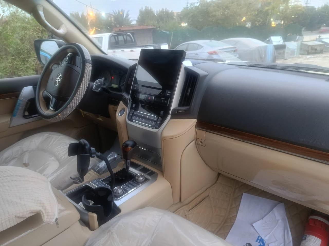 السلام عليكم للبيع لاندكروز موديل
16 خليجي مكفوله لا ضربه ولا صبغ سياره جديده وفول مواصفات 1/1 رقم بغداد بسمنه السعر 4دفاتر و65 ورقه مكاني بغداد ***********
