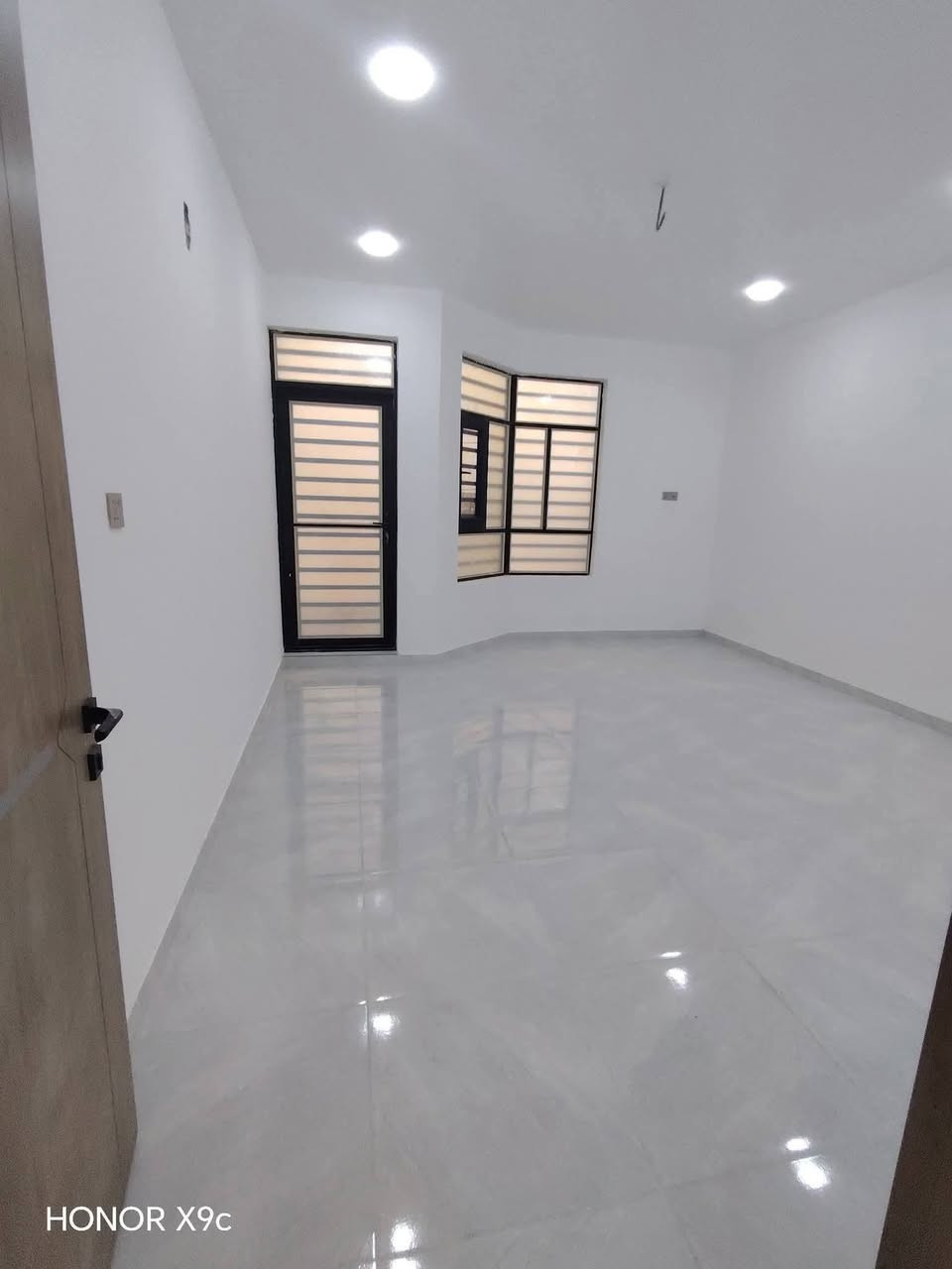 بيت للبيع مساحه ١٠٠ متر طابو صرف
حي ميسان قطاع ١٥ على مشتل موقع مميز

حديث درجة أولى فول مواصفات

طابقين صب كونكريت وطابوك نهروان

الطابق الاول غرفه وصاله ومطبخ وستقبال

وصحيات داخليه وخارجيه ومكشوفات

الطابق الثاني غرفه وصاله وصحيات

عنوان المكتب حي ميسان شارع الكيات قبل تقاطع شارع بوريات ( مكتب الخالدي للعقار )

استفسار اكثر او الاتصال

*********** يوجد واتساب

*********** يوجد واتساب

ادخل على الرابط التالي واطلع على عروض حي ميسان

https://www.facebook.com/groups/392370572858358/?ref=share_group_link
