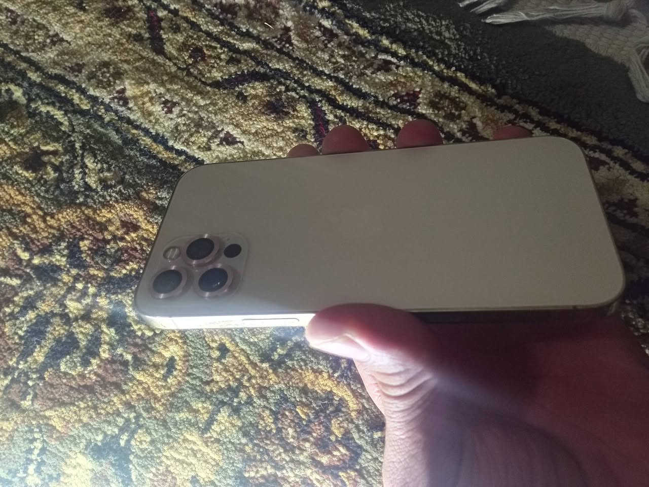 السلام عليكم ما بعد السلام
أيفون 12 برو عادي 
ذاكره 128 + بطاريه 97 شرط ما مفتوح ولا مبدل بي شي شخط ما بي للمراوس بأيفون 12 برو ماكس!  خاص متواجد أتصال متواجد *********** ه‍
ملاحظة:  انطي فرق بس كون فرق مناسب وتحياتي....
