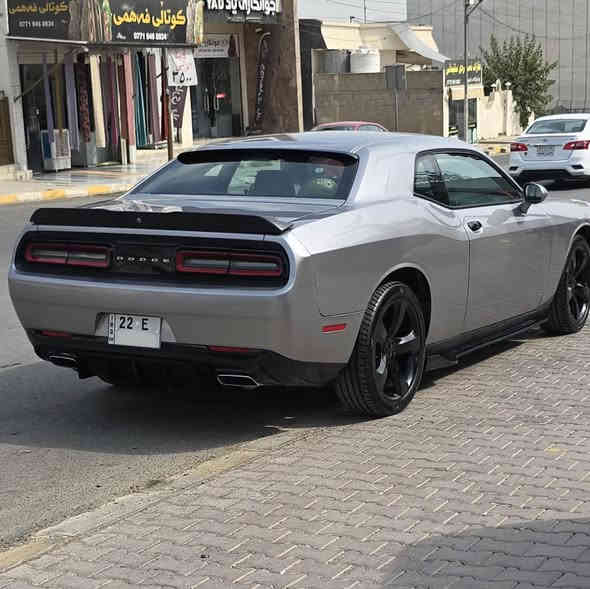 السيارة كلش نضيفة ممتعوبة اي نقص مابي من كل النواحي 
دوج جالنجر 
المحرك 3600 -  sxt ماشة 69 الف ميل
 موديل 2016
شاشة كبيرة 
كشن كهربائي 
تبريد قطعتين 
امراية هيتر 
اضافة كماليات كاملة 
لحية + دوسة + دفيوزر + سبايدر 
الضرر - بس حادث بأمريكا وناشر صور الحادث 
السعر  164
***********
