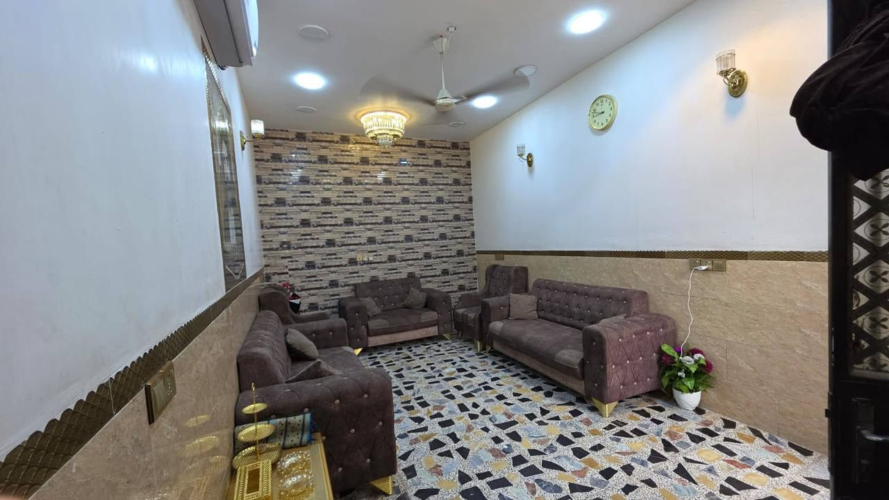 السلام عليكم
دار المساحه 138م طابقين الطابق الأول كامل الطابق الثاني مبني باقي بس صقف مامصبوب زراعي سند 25 
الواجه 5.5×25
 خلف مدرسه صفيه 
بناء جديد  الاستفسار خاص اوالاتصال على الرقم ***********
@الجميع
