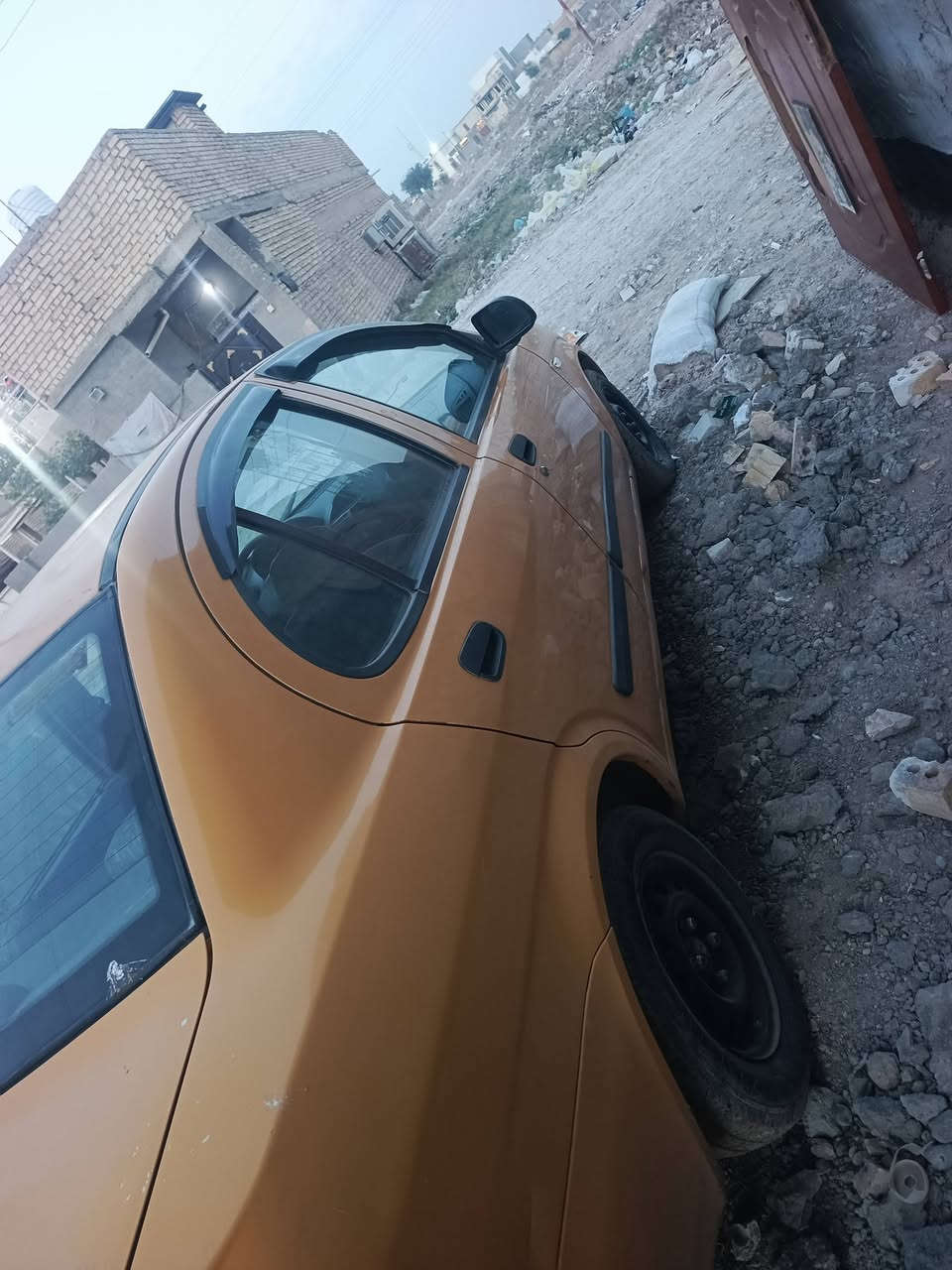 السلام عليكم طيبه 2016 لبيع سيارة مابيهة ضربه حلوة 1 باسمي سعر 40$ للتصل  ***********
