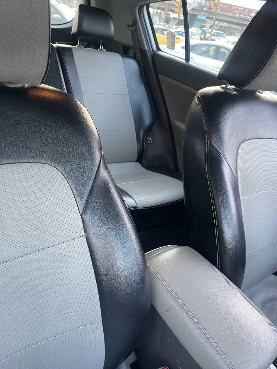 السلام عليكم كيا سبورتج 2018 ماشية 100 الف رقم بغداد سيارة نظيفة صدر تايرات مكينة كير تبريد كلة مكفول وجديد السعر 177 وبيهة مجال / ملاحظة بيهة: بارد بالباب عكس السايق والباب الخلفي بارد بسيط اثر طخة مكاني الاعظمية / ***********
