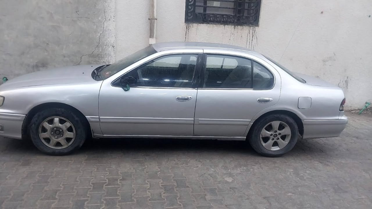 سيفيرو 
محرك كير كامري
مصبوغ عام 
بيها غرامتين وقوف خطأ يطيح من السعر 
راعيها موجود بالبصرة المركز 
يحتاج لها ترتيبات فقط بالكهربائيات 

٢٥ وبيها مجال

***********
