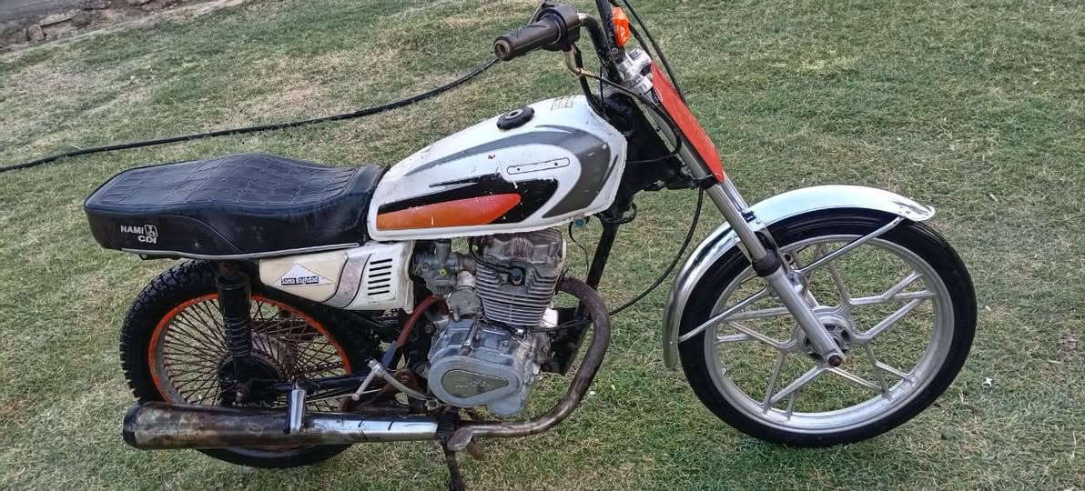 السلام عليكم دراجه  كلك كلك بدون وراق محرك مفتوح لايت شغال هورن شغال العنوان السماوه قضاء الخضر ناحية الدراجي السعر 250وبيه مجال قليل ***********
