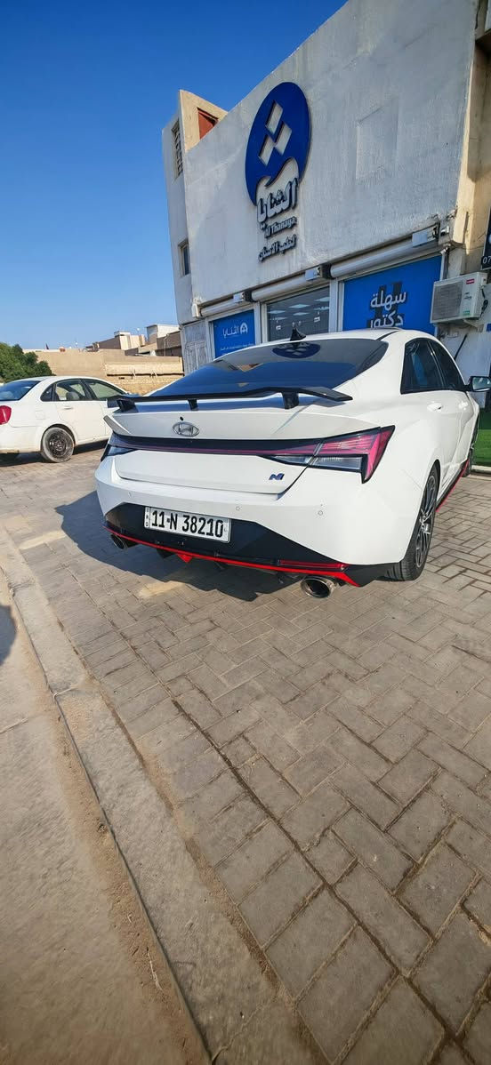 السلام عليكم ورحمة الله وبركاته
للبيع او للمراوس هيونداي النترا N 
 اللون : أبيض 
 كير اوتوماتيك دبل كلج 8 نمر (DCT)
 موديل : 2023
 المحرك : 2000 تيربو
 الممشى : 49 ألف كم 
 تفاصيل الحالة:
 حادث خلفي فقط موضح بالصور بالإضافة 
 للصفحة اليسرى مرشوشة كلير بأمريكا فقط
 صفر ايرباك
 لا يوجد أي حادث أمامي
 السيارة مكانة بالبصرة (حرة)
 رقم بغداد الدولي 
 مكان السيارة بالبصرة (تحويل ثاني يوم)
 التايرات والحدادية وضع الشركة (بالكرتون)
━━━━━━━━━━━━━━━
مواصفات السيارة الكاملة #N 
 أداء رياضي صاروخي لعشاق السرعة والقوة
 سرعة السيارة 300 كم/ س
 تسارع مرعب واستجابة فورية مع دبل كلج 8 سرعات
 كشن حضن
 كشن شعار N
 كشنات كنتارة وجلد N
 سلايد روف
 سقف أسود
 إنارة داخلية 24 لون
 تحكم ستيرن (Normal / Sport)
 تحكم دبلات (Normal / Sport)
دخول ذكي للأبواب 
 بصمة تشغيل
 تشغيل عن بُعد
 شحن وايرلس
 شاشة كبيرة نظام مع نظام ال N
 كاميرا خلفية
 نظام صوت BOSS
 إشارة ترحيب
 إشارات بالمرايا
 اوتو ستوب
 نقطة عمياء
 تحديد سرعة
 تحديد مسار
 رادار أمامي
 رادار جانبي
 رادار خلفي
 حساسات جانبية وخلفية
 أنظمة القيادة:
 NORMAL
 SPORT
 N MODE
━━━━━━━━━━━━━━━
 السعر : 175 ورقة وبيه مجال 
 للتواصل :  ***********
