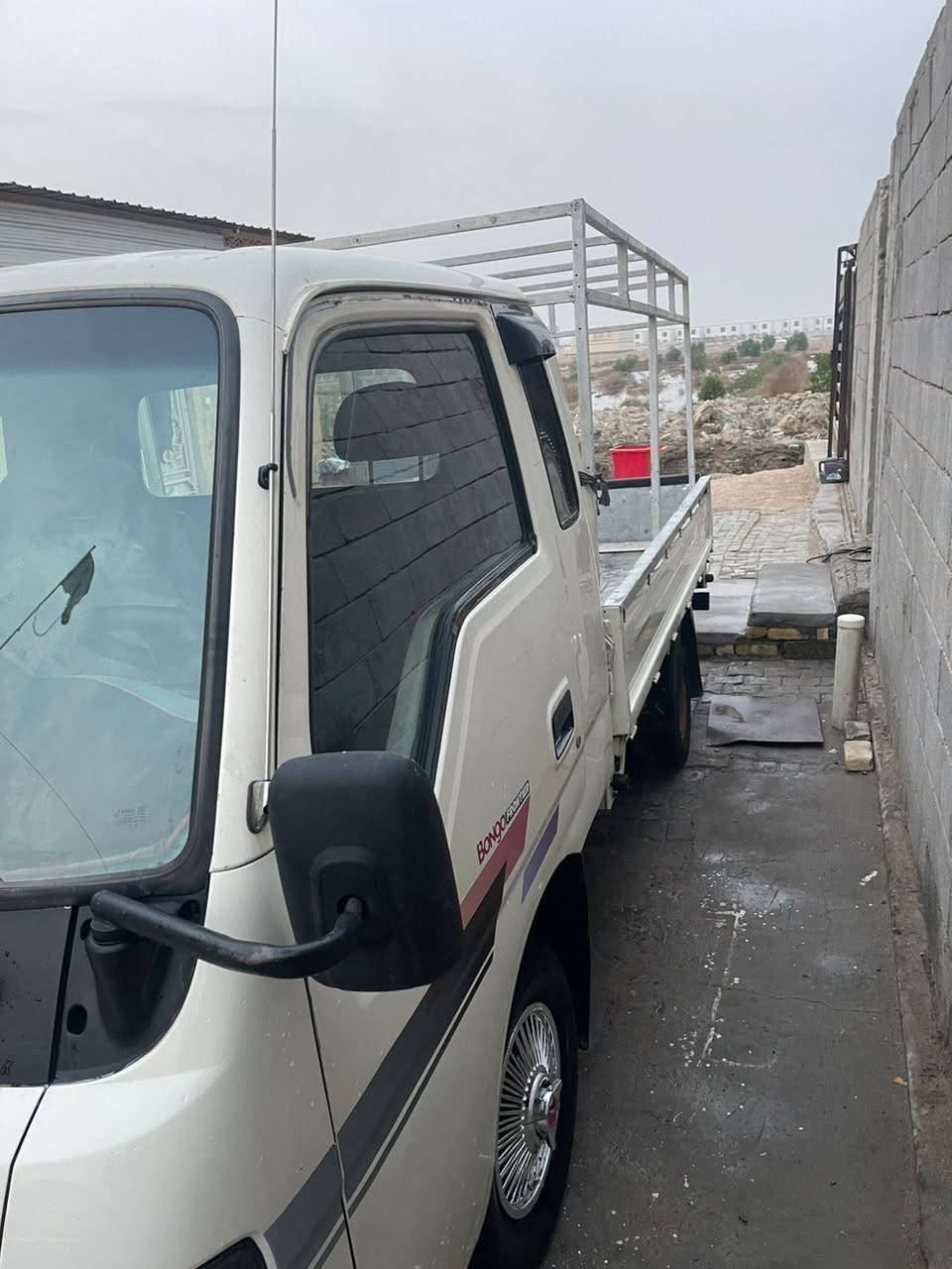 بسبب الوعود الكاذبه
سلام عليكم سياره فورنتيره ام عيون موديل2001 للبيع رقم انگليري سياره بأسمي سنويه جديده تحويل ثاني يوم 
سياره جاهزه من كلشي كهربائيات شغاله مكينه وگير خير من الله حداديه مبدله كلشي   تايرات جديده اسبير جديد دبلات وره وگدام جديد سياره ماناقصها اي شي بس تبريد الشاصي كفاله

مكاني البصره 
سعر 88وبيها مجال بسيط
رقم ***********
