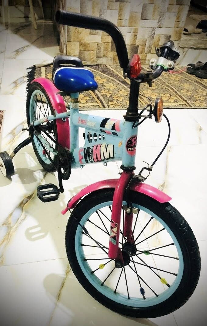 بيسكلات اثنين للبيع (بحالة ممتازة ونظافة عالية) 🚲
الاسود حجم 20 سعره 65  وبي مجال 

والسمائي حجم 16 سعره 45 وب مجال 

للتواصل والاستفسار ***********
