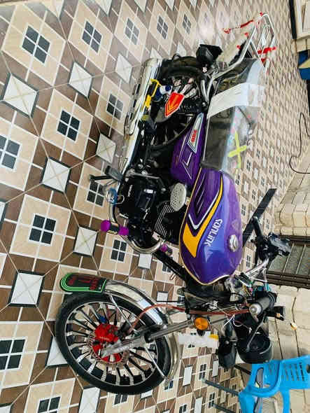 اسلام عليكم 
سيفان سونگ 
موديل 25 
عل وضع الشركة 
مجنبز متخلي علي ربع 
كلشي بي واضح بل تصوير 
دراجة جهازة من كلشي نشاط
فول ما شاءلله  
ما تشتري لا تعامل و لا تجي وتكول بسوك ارخص 
ومدري شنو ما يعجبك اخويه اعبر المنشور ✅🤍
سعر خاص او اتصال ***********
