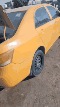 سلام عليكم  البيع بيوايدي موديل 2013 رقم نڰليزي سنويه لل30 بأسمي مصفره هيئه وغرامات السياره جاهزه من كلشي السعر 45 وبيها مجال للاتصال ***********
