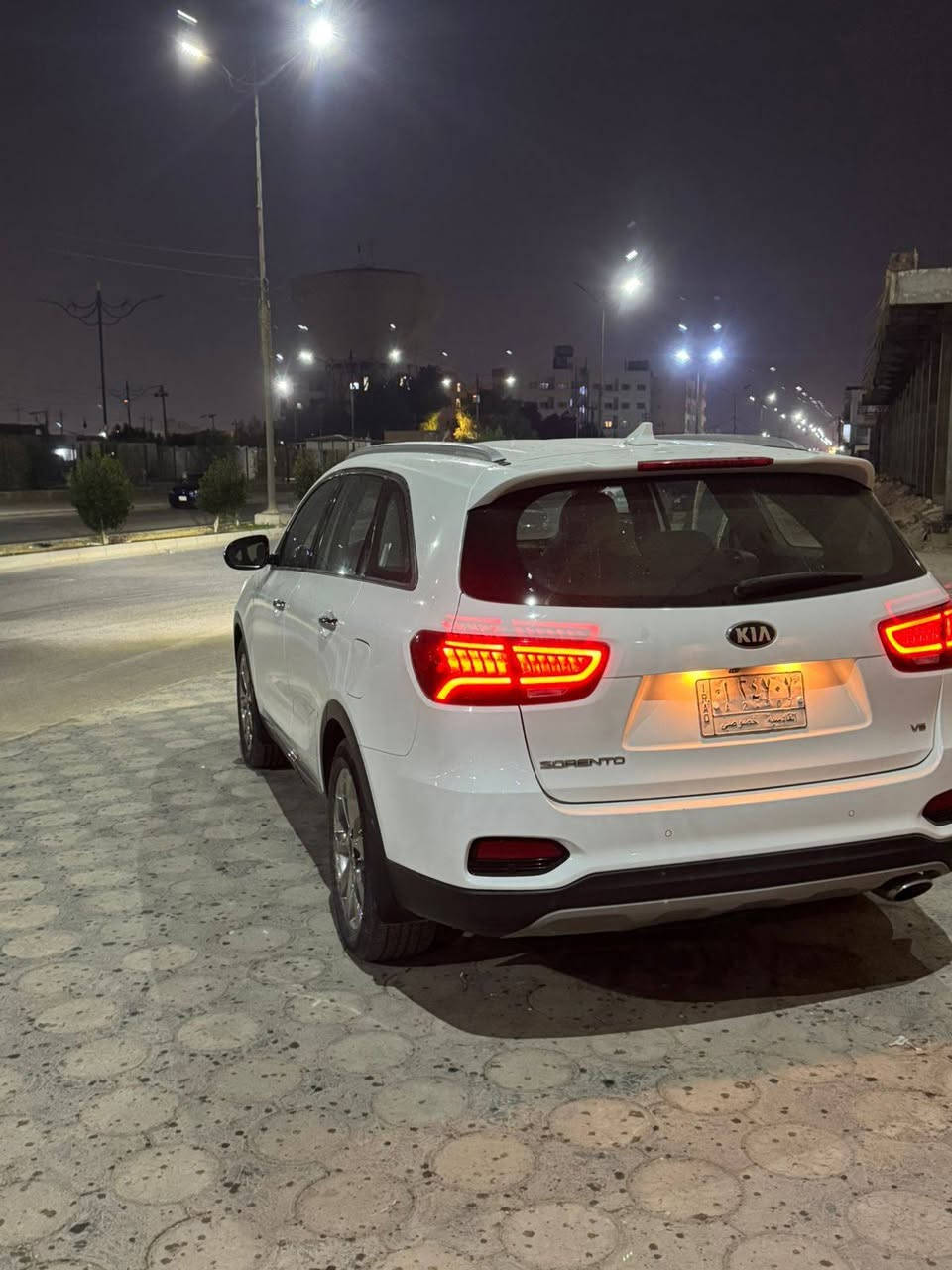 رقم قادسية
6 سلندر 3.500 
ماشيه 123الف حقيقي 
محرك مفتوح كازكت فقط 
حساس امامي خلفي
كشنات جلد وكهرباء 
 3 قطع تبريد 
كير اوتو + عادي
مثبت سرعة
تحكم سترين جهتين 
بردات نوافذ للمقاعد الخلفية
مري ترحيب عند الإقتراب +أشارة
جنطة كهرباء(ذكية) 
سعرها243 ورقه بيه مجال بسيط 
مكان السياره - السماوة
للإستفسار:***********
