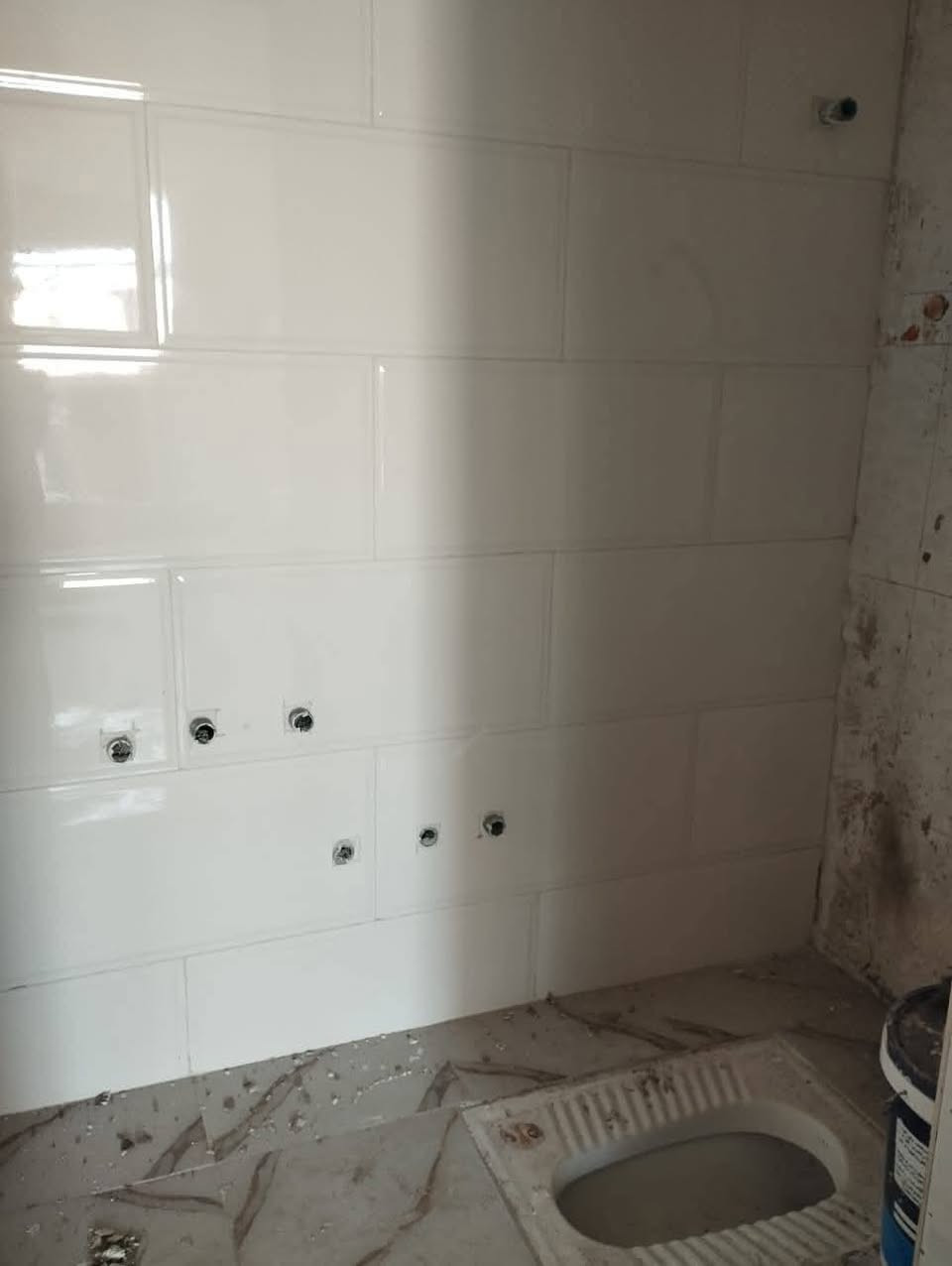 20 مليون رهن + 200 الف ايجار شهري
الاتصال على الرقم *********** الشيخ ابو جعفر ( مباشر من دون دلال )
مشتمل بمساحة 227 متر في حي العلماء مكان ممتاز طابق اول معزول تشطيبات نهائيه يحتوي على  :
ساحة خارجيه خاصه
حمام عدد 2 ( غربي و شرقي ) 
غرف عدد 2 ( واحد من الغرف ماستر تحتوي على حمام ) 
مطبخ + كاونترات 
سخان ماء
ماطور ماء
خزان ماء
فلتر تصفية لماء الخزان 
مخزن في الطابق العلوي
 
علما ان تاسيسات المجاري ، الماء و الكهرباء و السيراميك كله جديد
 
المطلوب 20 مليون رهن + ايجار 200 الف دينار شهريا
للطلب و الاستفسار يرجى الاتصال على الرقم *********** الشيخ ابو جعفر ( مباشر من دون دلال )
