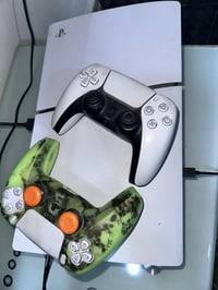 بلايستيشن 5 • استعمال قليل • جوستيكين اصليين