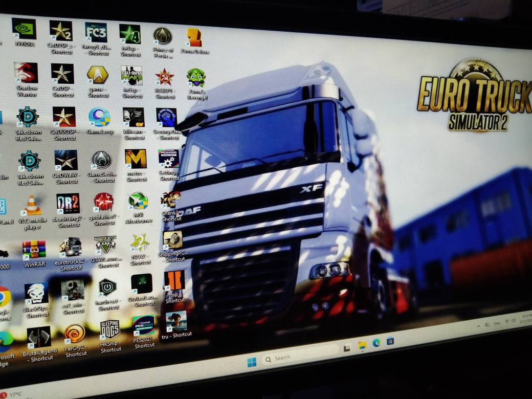 السلام عليكم 
حاسبة دسكتوب سستم انتل كور 7 جيل الثالث مستعملة نظيفة للبيع من شركة HP 8300
......
السعر 250 ألف دينار 
***********
عنوان بغداد زيونة 
البيع بضمان الفحص 
لا يتوفر توصيل 
.....
ملاحظة 
كيس فقط بدون أي ملحقات 
كيس فقط بدون أي ملحقات 
......
المواصفات 
معالج انتل كور 7 جيل الثالث رقم المعالج 3770
كارد شاشة 4 كيكا Gigabyte Nvidia GTX 1050TI
هارد 256 كيكا للنظام والبرامج جديد SSD 
هارد 500 كيكا للالعاب والتخزين HDD 
رام 32 كيكا جديد 8×8 تردد 1600 DDR3 
مذربورد جيل الثاني والثالث HP H61 DDR3 
مشغل اقراص ديفيدي DVD 
.....
الحاسبة تعمل على نظام وندوس 11 وتحتوي على أكثر من 60 لعبة طور القصة اوفلاين مع لعبة ببجي موبايل اونلاين 
.....
مع جزيل الشكر لإدارة المجموعة بغداد, العراق
