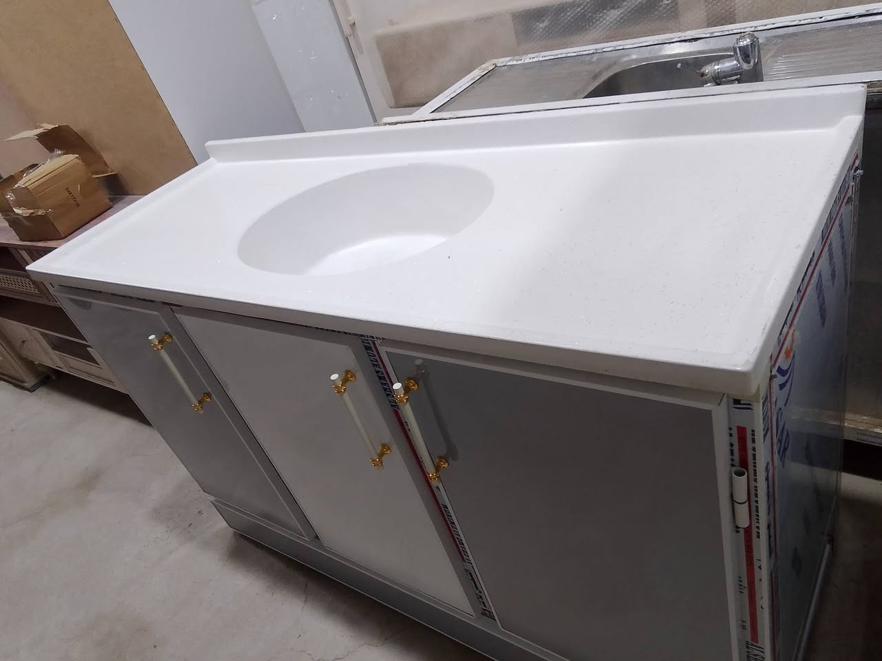 معرض السلام الجديد والباله 
وأسعار مناسبة ***********
عنوان جزيرة باب الهوى
