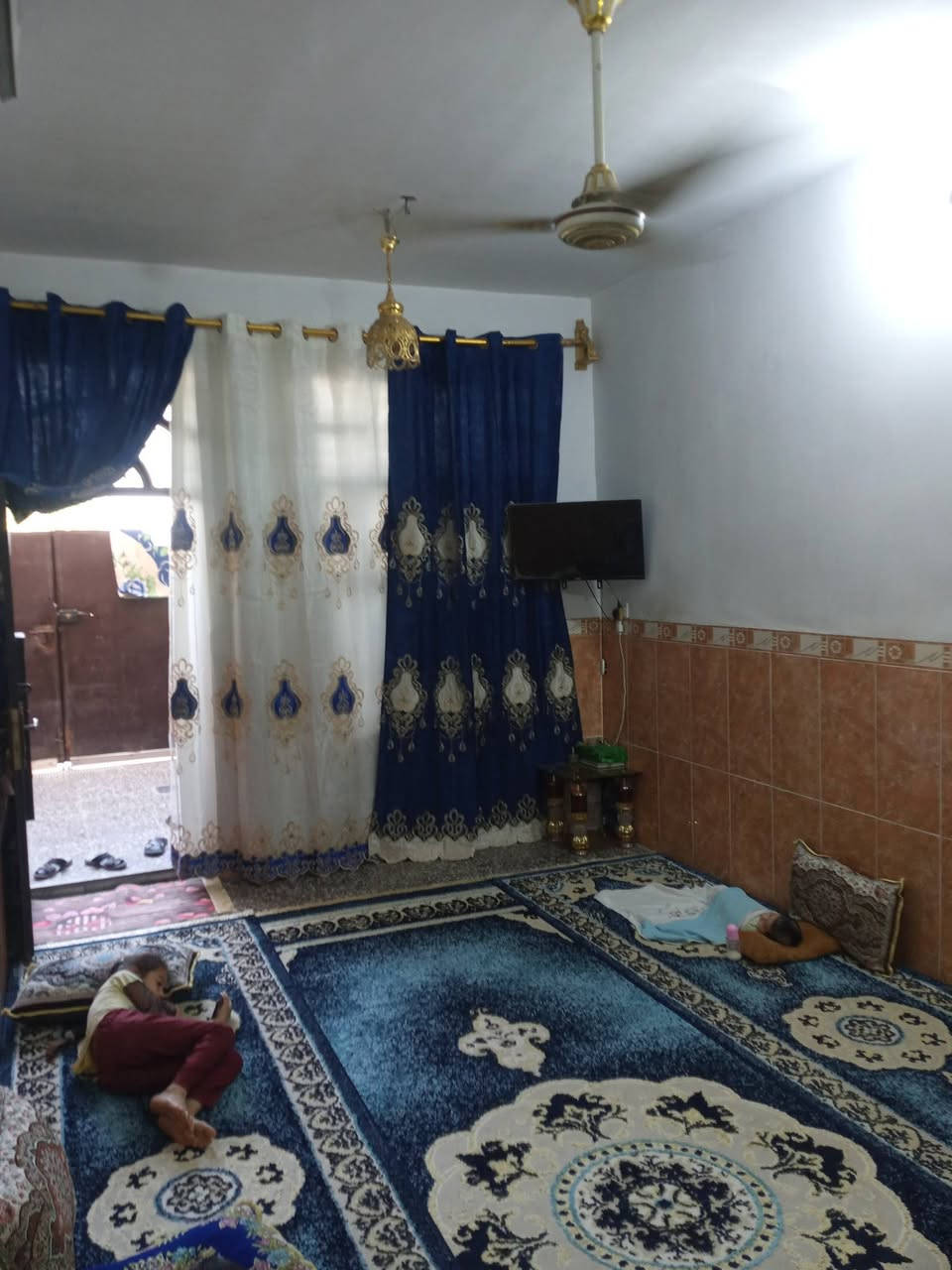 سلام عليكم بيت للبيع المساحه 100متر قاط ونص كامل بظايت مصقط بسارع ابو مهند بيت عل ساحه للسفسار رقم ***********
بي وتساب السعر خاص
